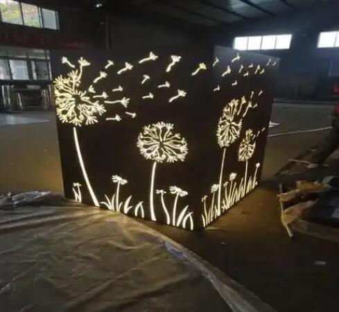 桑日耐候钢灯箱